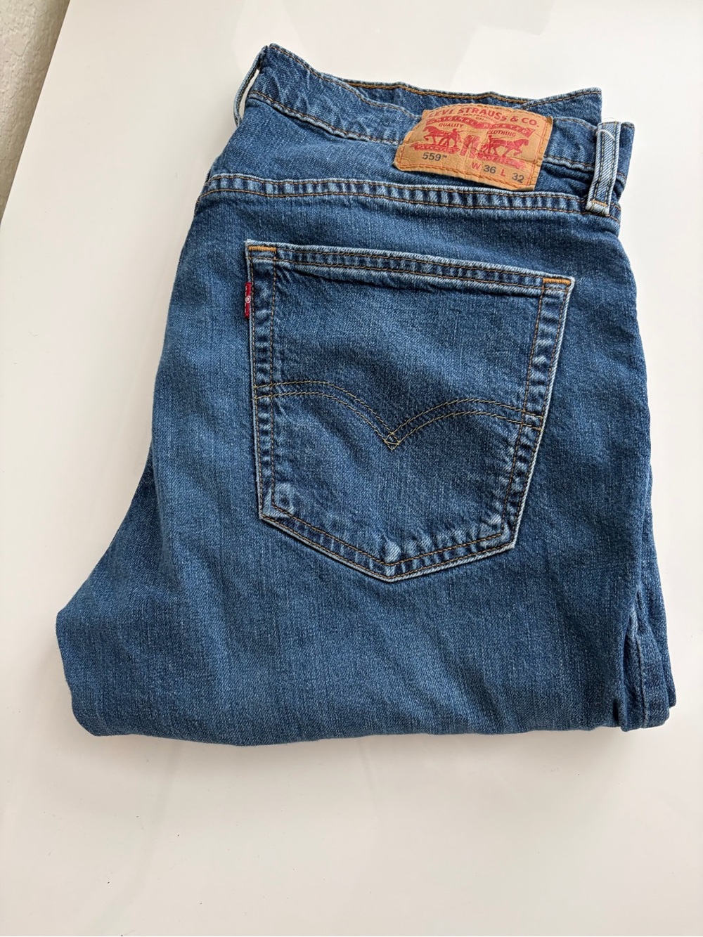 Levi's Men's Indigo Blue Straight Jeans with Back Pocket Tab